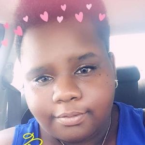 Meet your Posher, Dominique